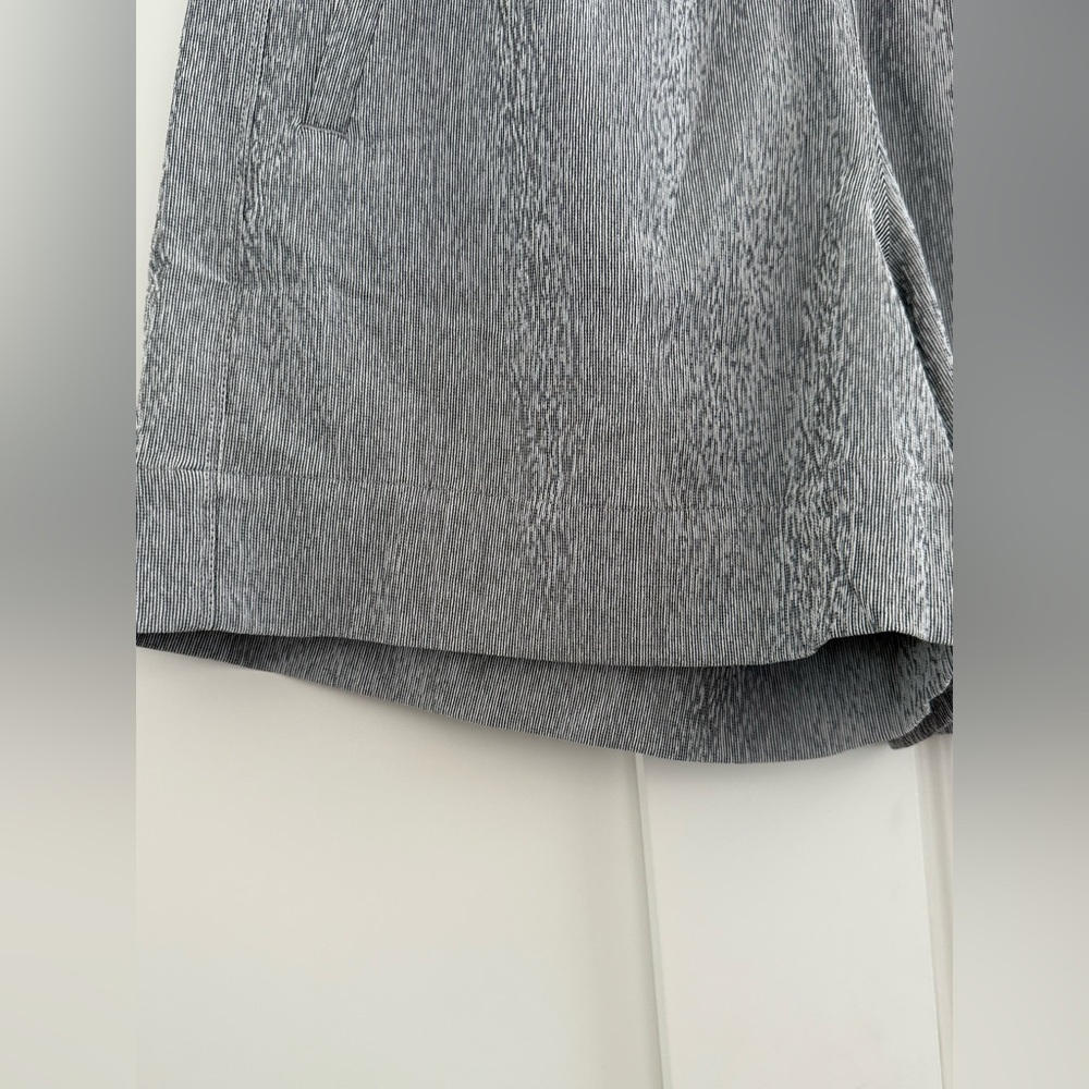 Athleta NWT black + white micro stripe (looks grey) echo high waisted shorts - Picture 10 of 13